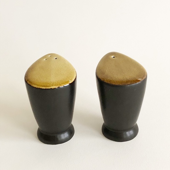 Salt & Pepper Shaker Modernist Tapered Tear Drop Stoneware Black Brown Scroll - Picture 3 of 12